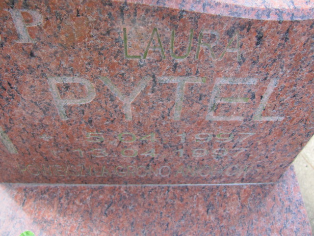 Laura Pytel 1997 Wołów - Grobonet - Wyszukiwarka osób pochowanych