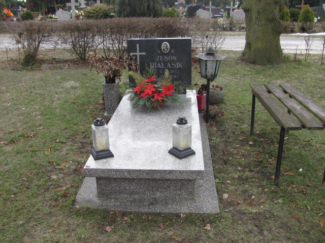 Grób Zenon Białasik